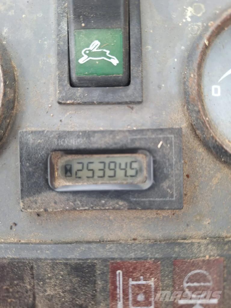 Liebherr A312 Bageri na kotačima