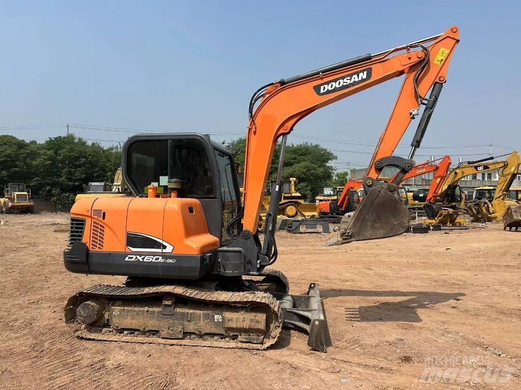 Doosan DX 60 Bageri gusjeničari