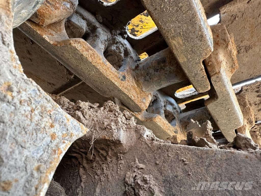 JCB JS 200 LC Bageri gusjeničari