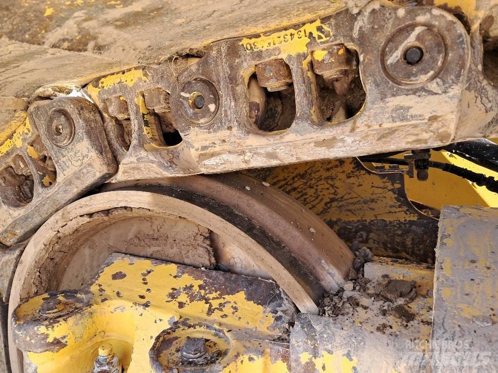 Komatsu D61PXI-24E0 Buldožeri gusjeničari
