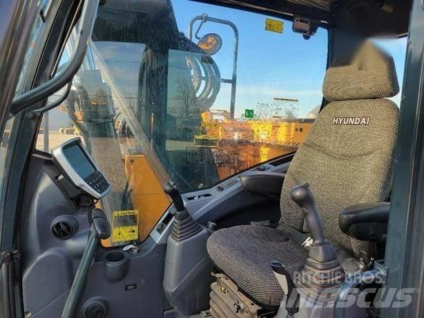 Hyundai HX130 Bageri gusjeničari