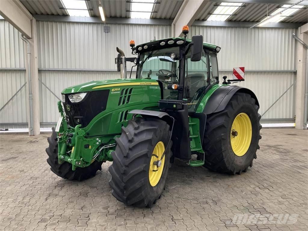 John Deere 6215R Traktori