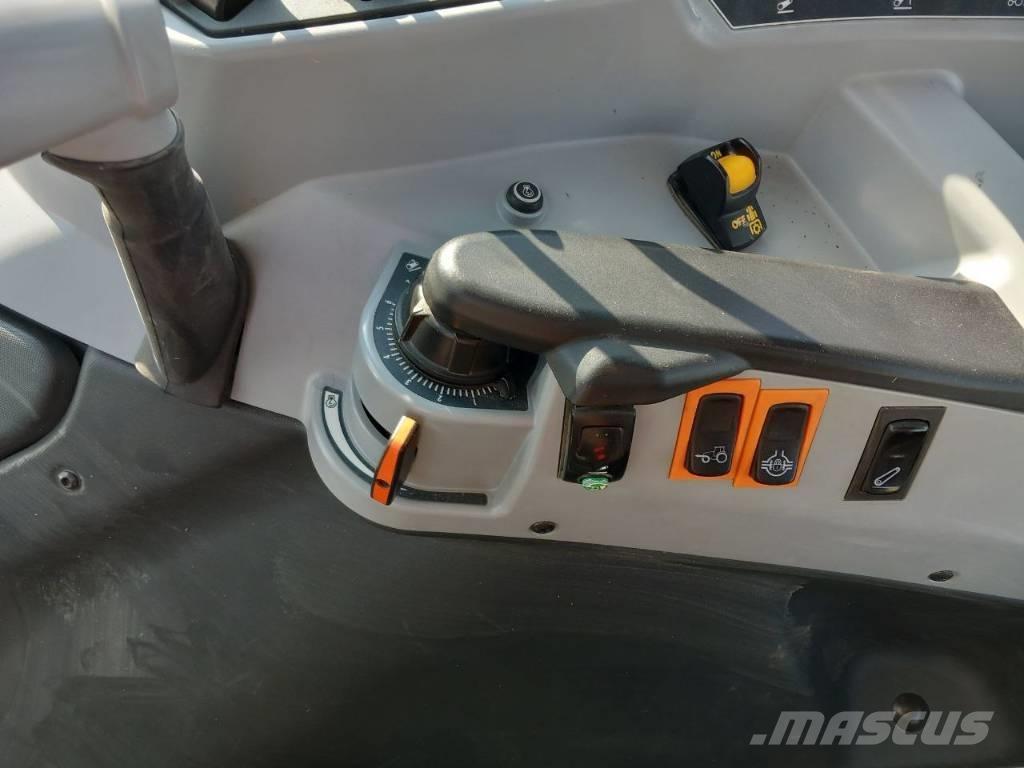 Valtra A 104 Traktori