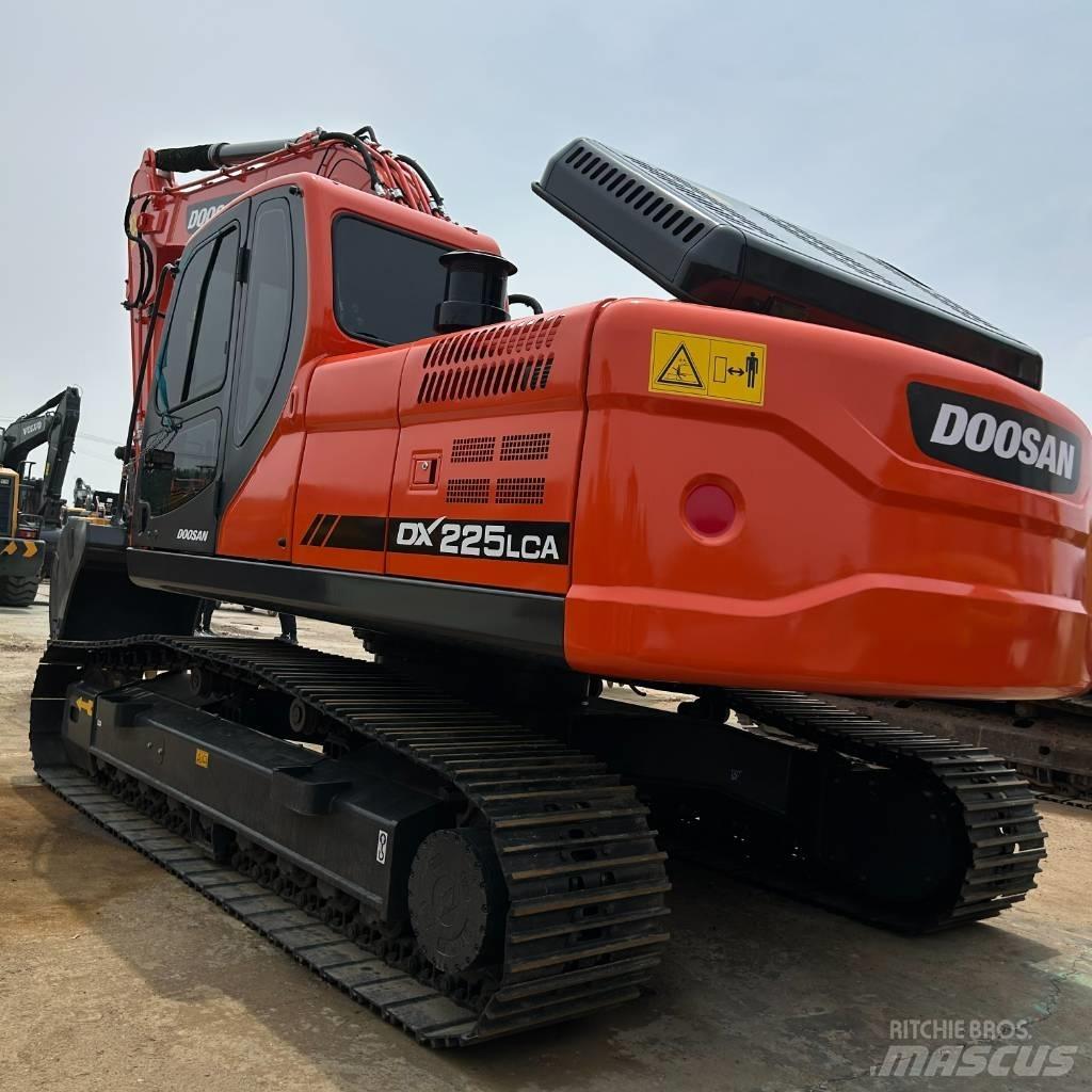 Doosan DX 225 LC Bageri gusjeničari