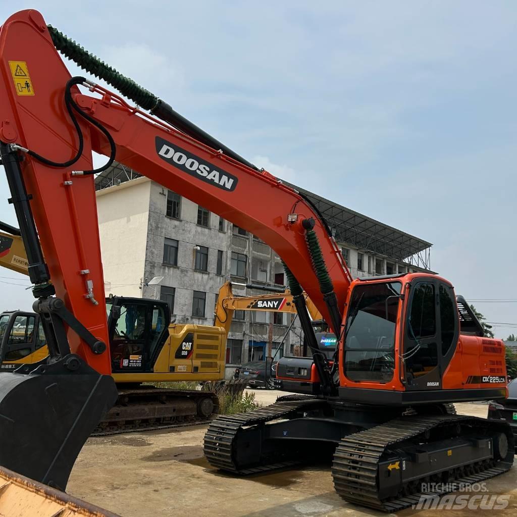 Doosan DX 225 LC Bageri gusjeničari