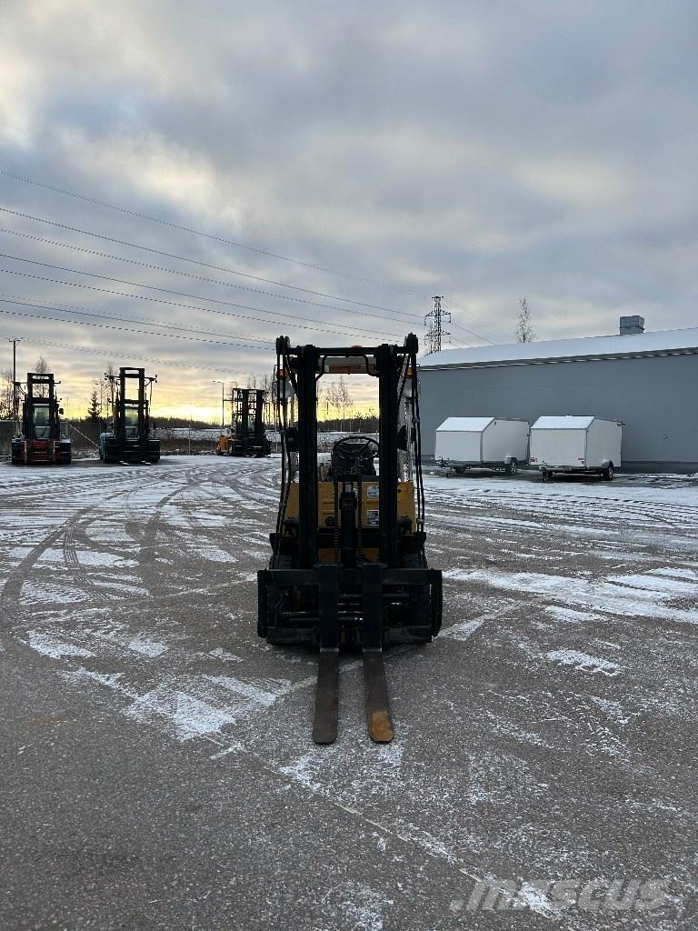 TCM FG 25 N2 Plinski viličari