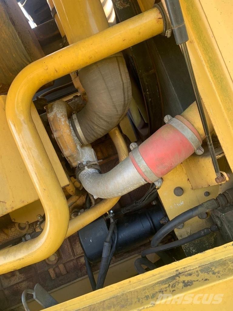 New Holland Fx375 Strojevi za krmu na vlastiti pogon