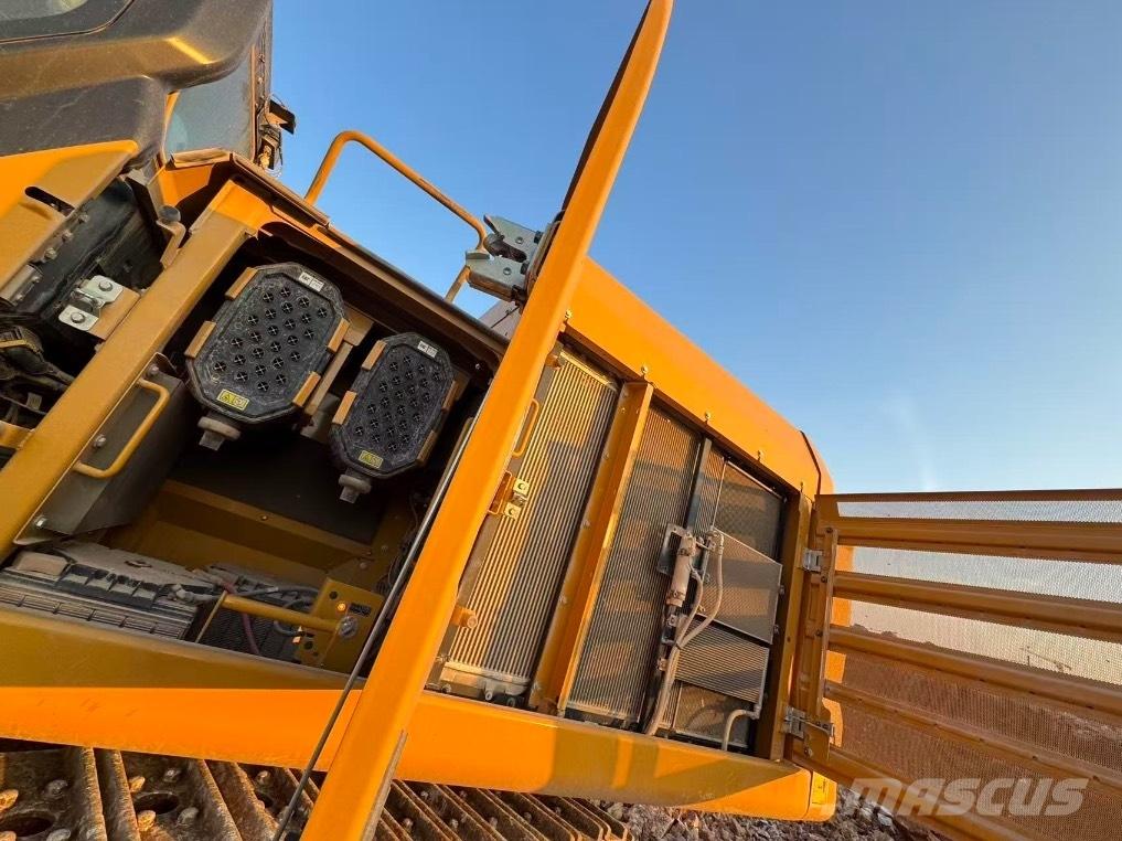 CAT 352 Bageri gusjeničari