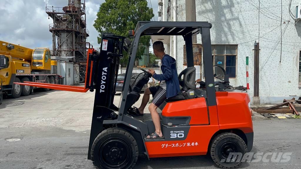 Toyota FD 30 Dizelski viličari