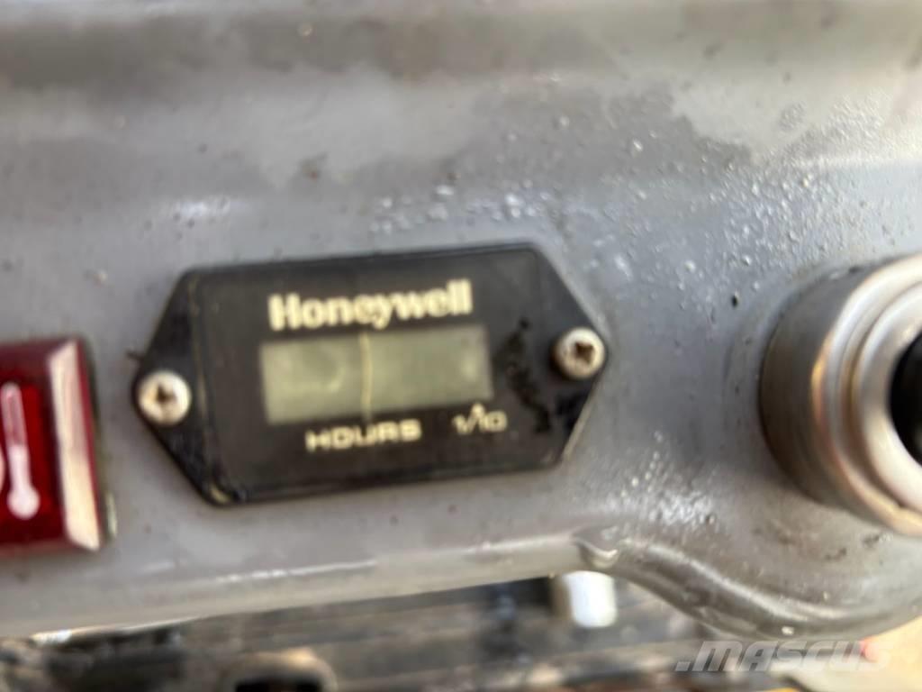 Takeuchi TB 210 R Mini bageri <7t