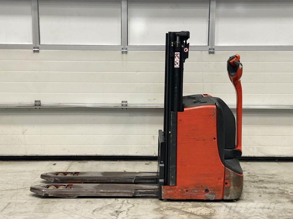 Linde D08 Ručni električni viličar