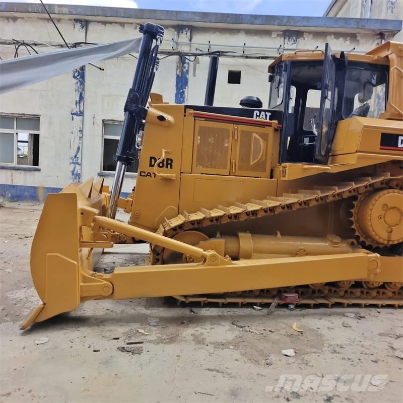 CAT D 8 R Buldožeri gusjeničari