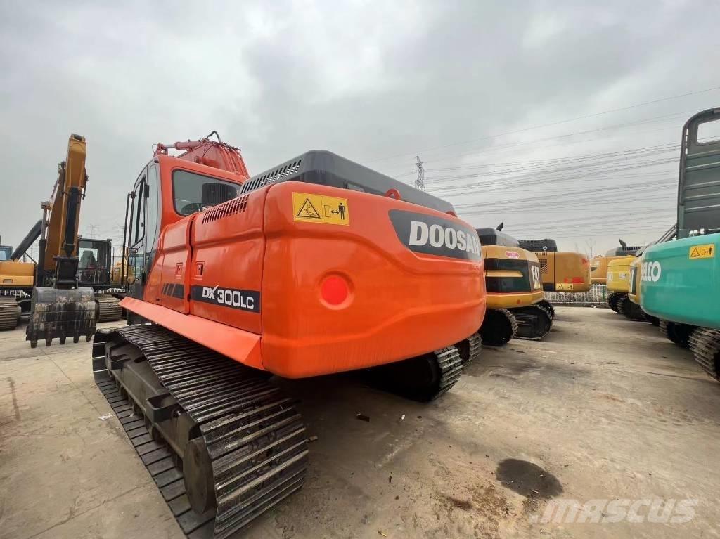 Doosan DOOOSAN DX300 Bageri gusjeničari