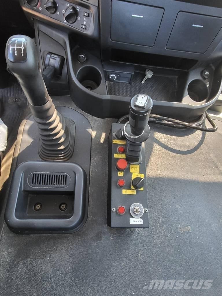 Iveco Stralis-360 Kamioni s ravnim pločom / vitlom