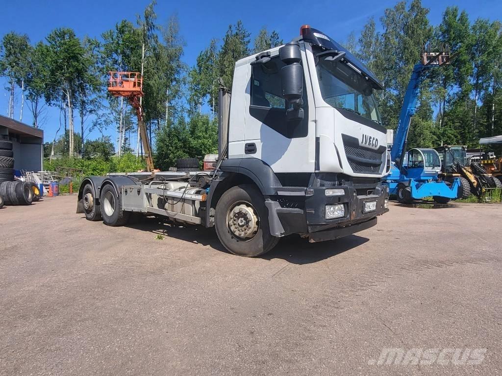 Iveco Stralis-360 Kamioni s ravnim pločom / vitlom