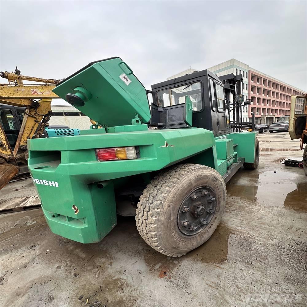 Mitsubishi FD160 Dizelski viličari