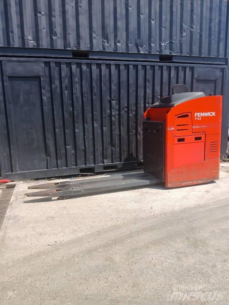 Fenwick T33 Nisko podizni električni viličar
