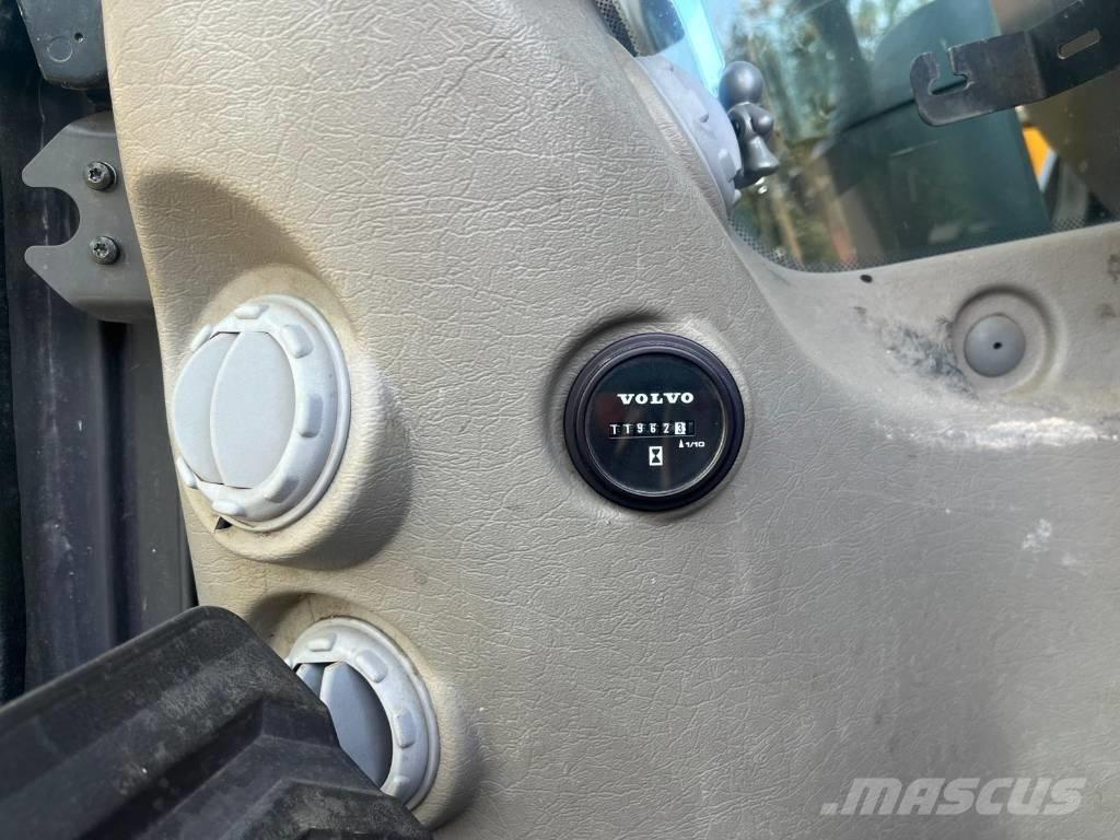 Volvo EC 250 EL Bageri gusjeničari