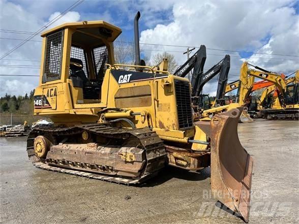CAT D4G Buldožeri gusjeničari