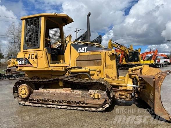 CAT D4G Buldožeri gusjeničari
