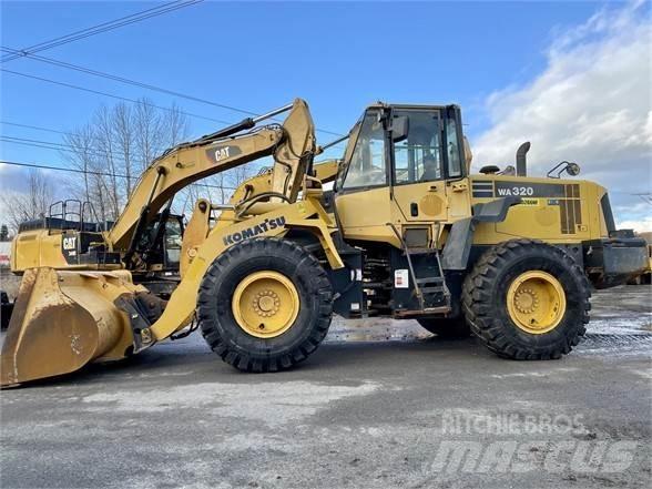 Komatsu WA320 Utovarivači na kotačima