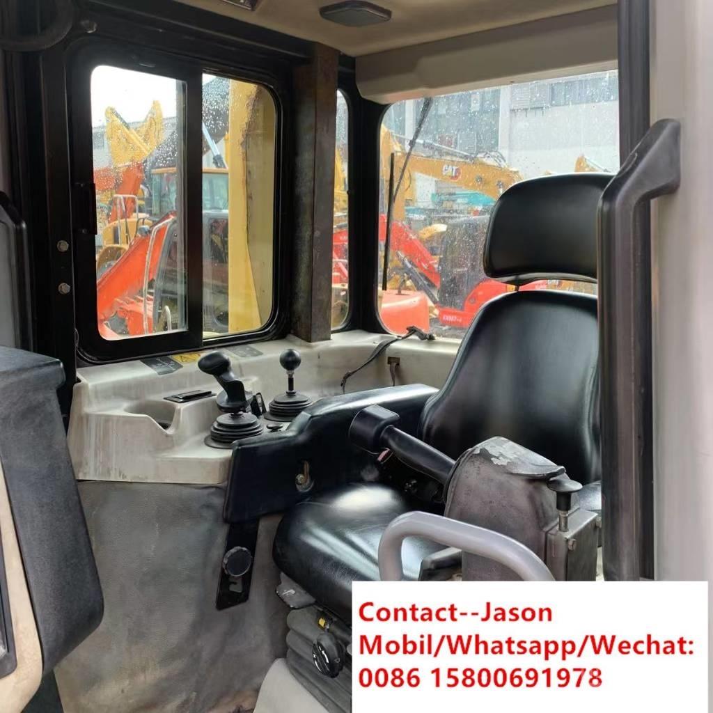 CAT D 6 R III Buldožeri gusjeničari