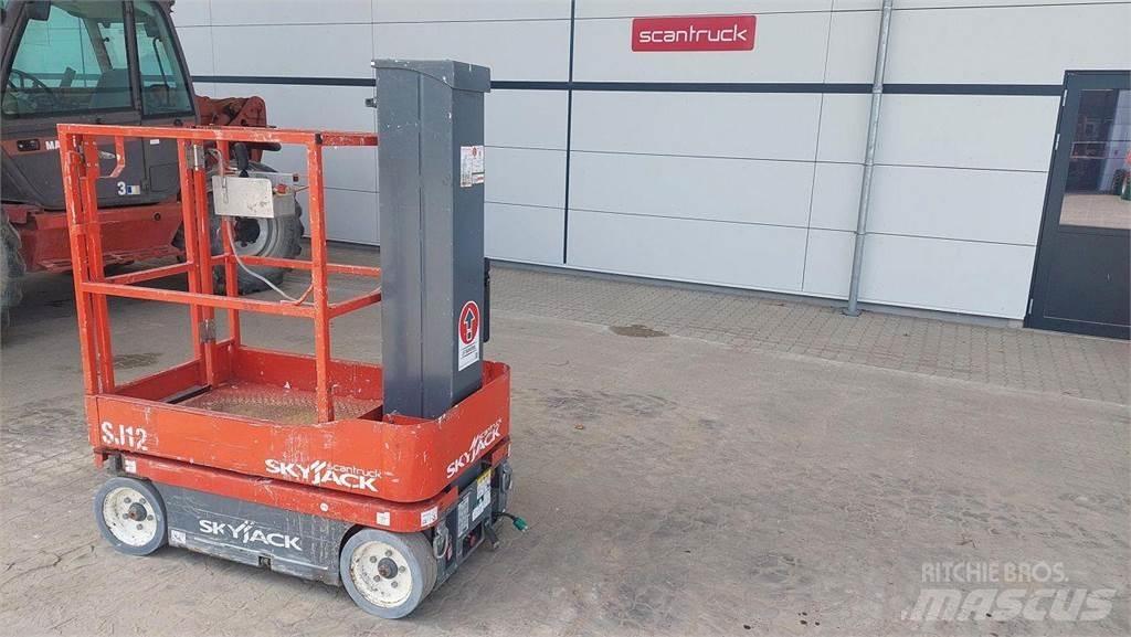 SkyJack SJ12 Vertikalne radne podizne platforme