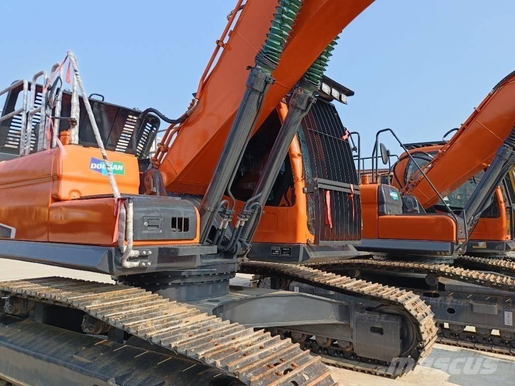 Doosan DX300-9 Bageri gusjeničari