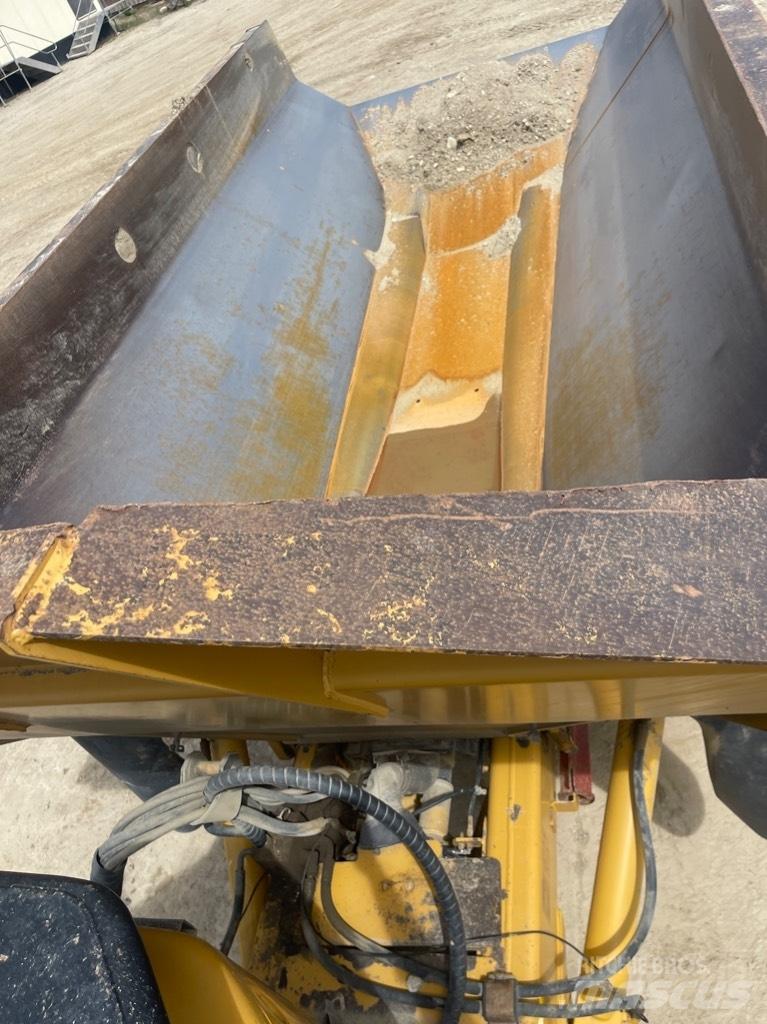 CAT 725 Zglobni demperi