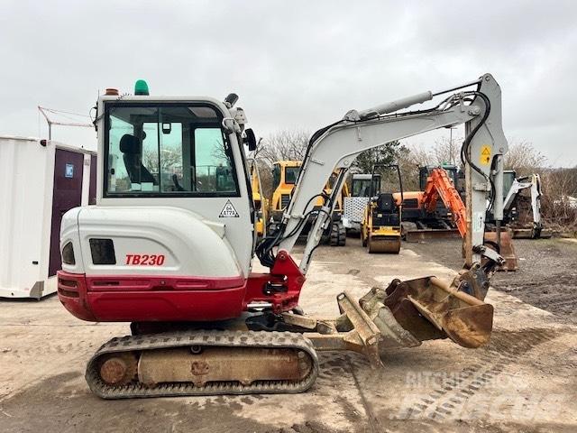 Takeuchi TB 230 Mini bageri <7t