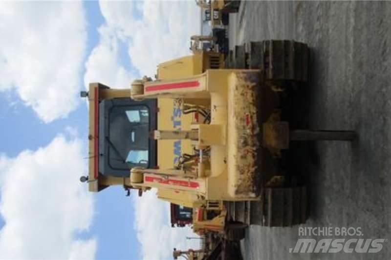 Komatsu D275A-5 Buldožeri gusjeničari