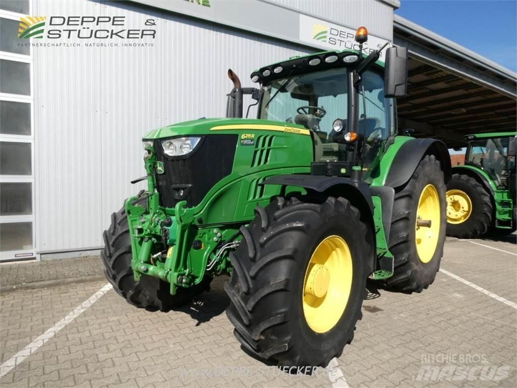 John Deere 6215R Traktori