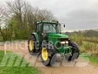 John Deere 6800 Traktori