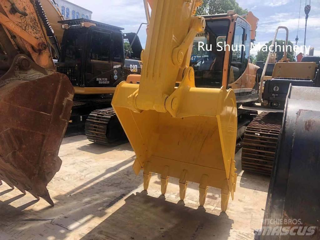 Komatsu PC220-7 Bageri gusjeničari