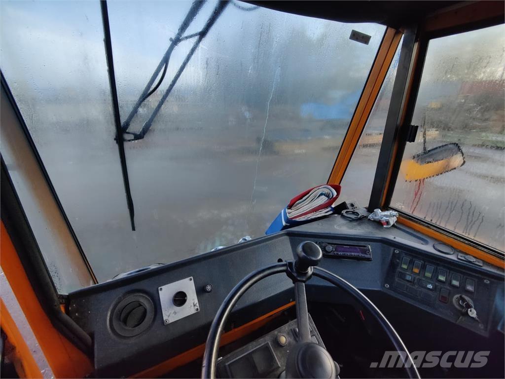 Sisu TR 180 AL 2 Vučna vozila