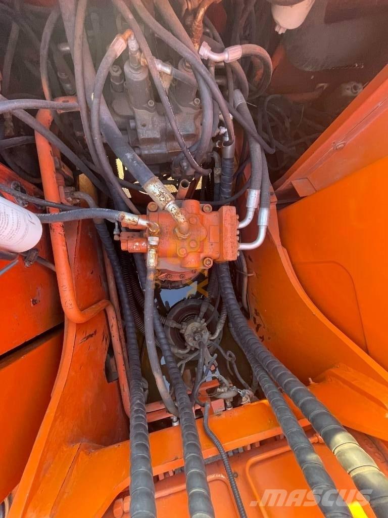 Doosan 220 LC-7 Bageri gusjeničari