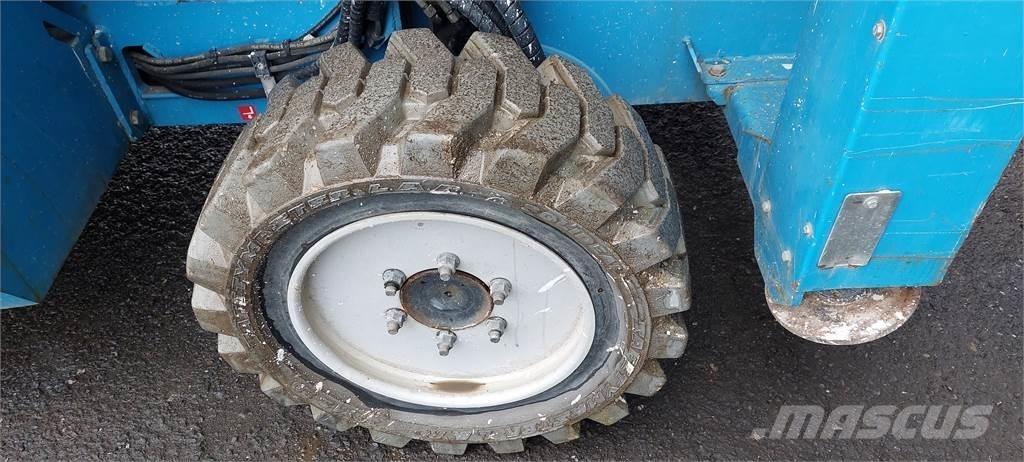 ATN CX15, 4x4 Škaraste platforme