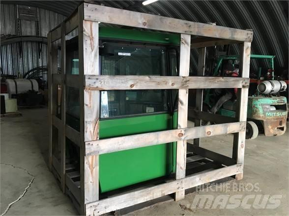 John Deere  Kabine i unutrašnjost