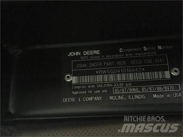 John Deere  Kabine i unutrašnjost