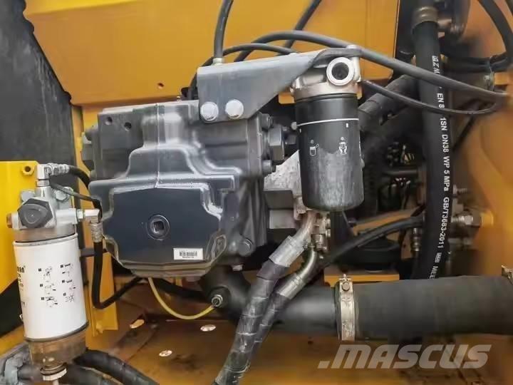 Komatsu PC 200 Bageri gusjeničari