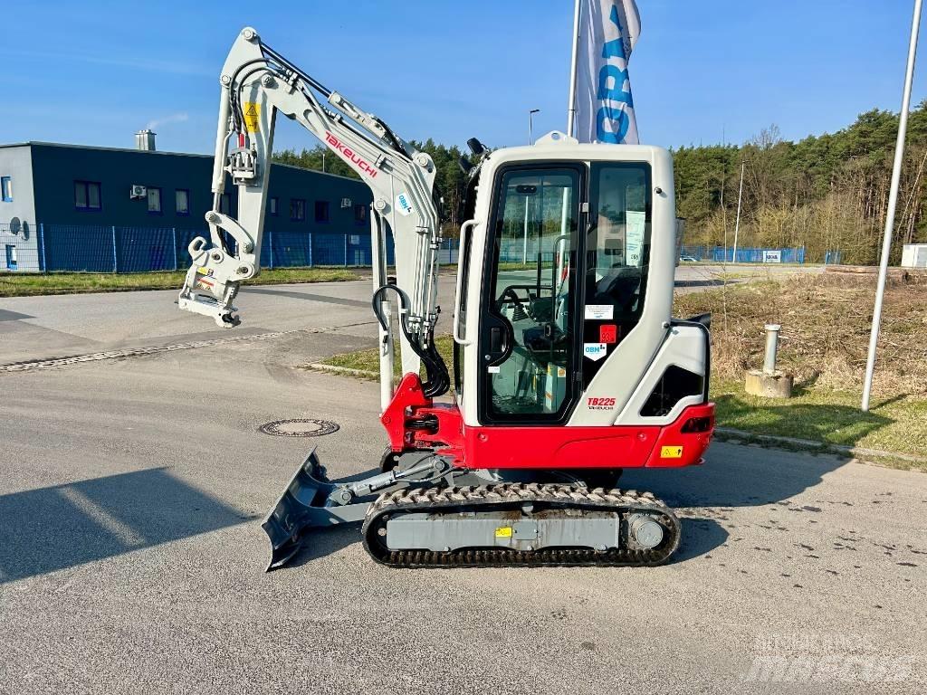 Takeuchi TB 225 Mini bageri <7t