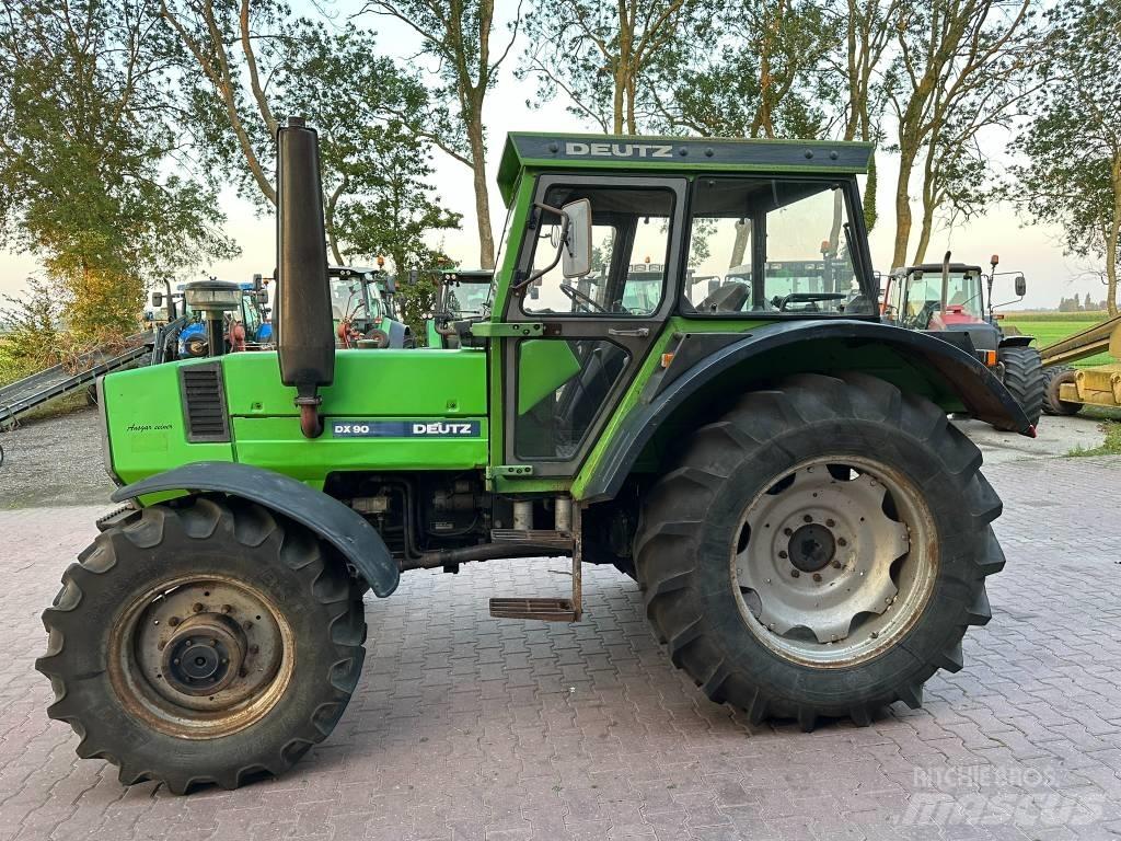 Deutz DX90 Traktori