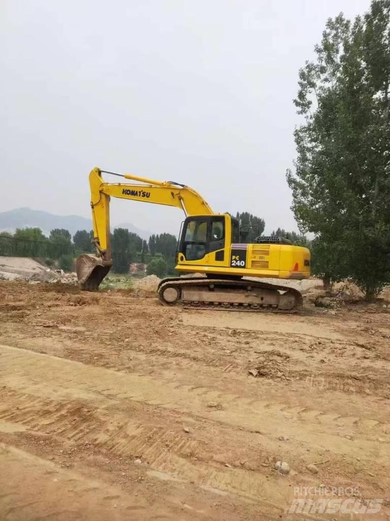 Komatsu PC 240 Bageri gusjeničari