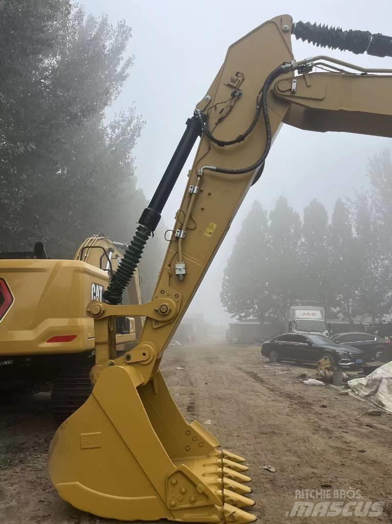 CAT 2021 CAT 330 Bageri na kotačima