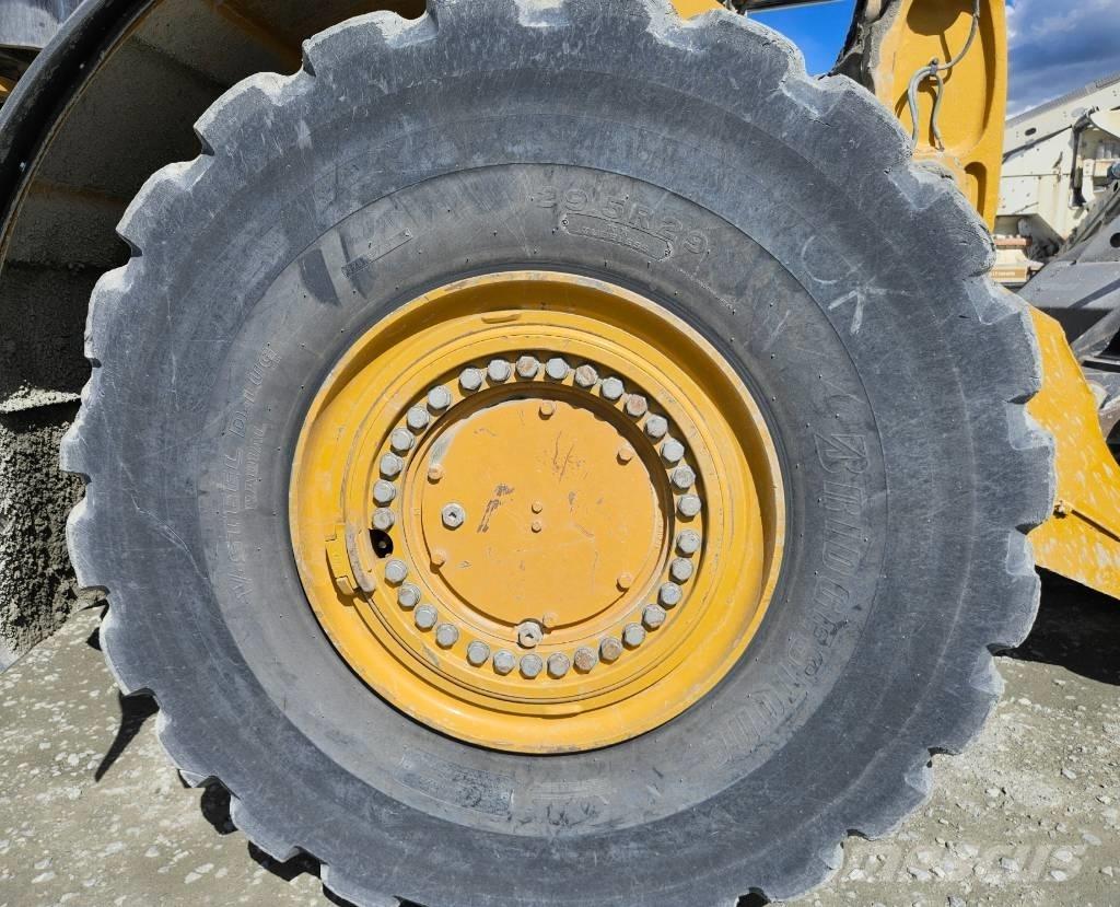 CAT 982 M Utovarivači na kotačima