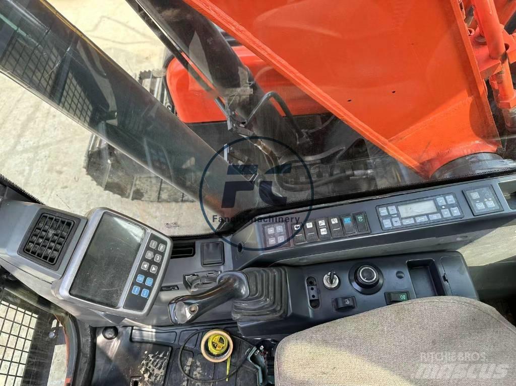 Doosan DX 140 Bageri gusjeničari