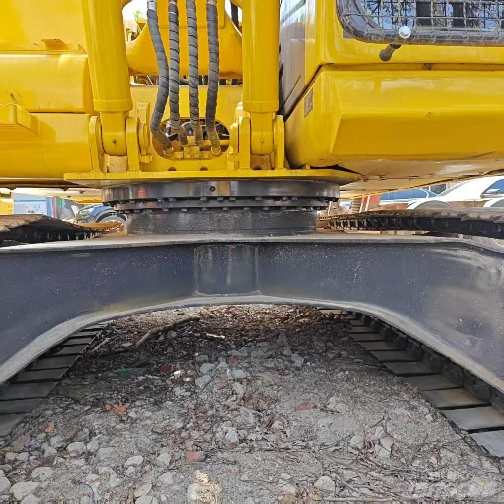 Komatsu PC 130 Bageri gusjeničari