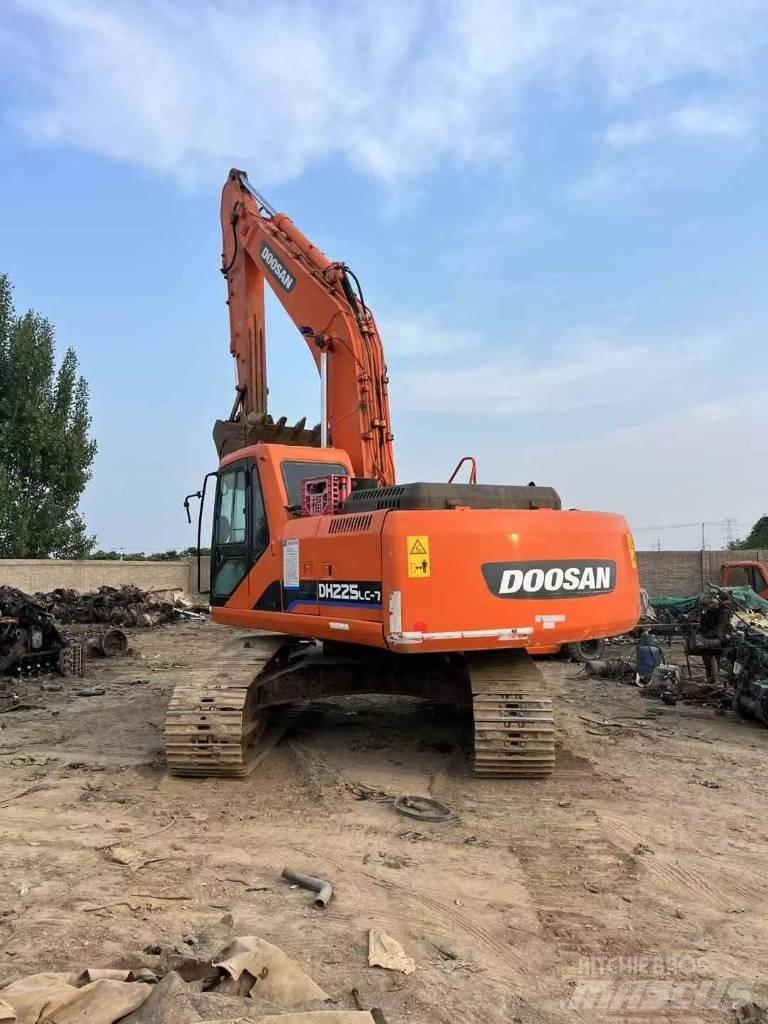 Doosan DH 225 LC-9 Bageri gusjeničari