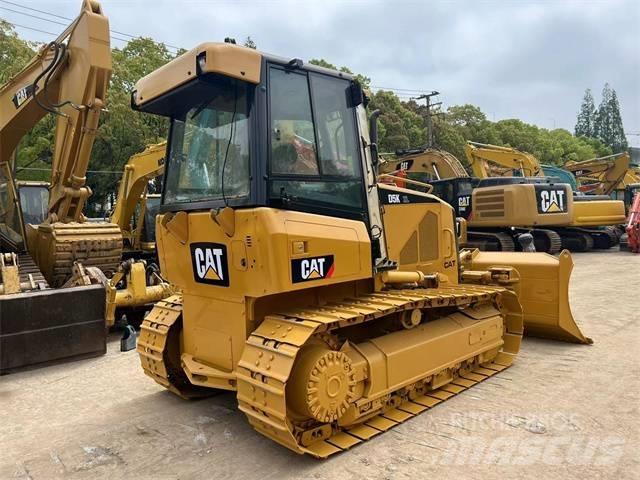 CAT D 5 K Buldožeri gusjeničari