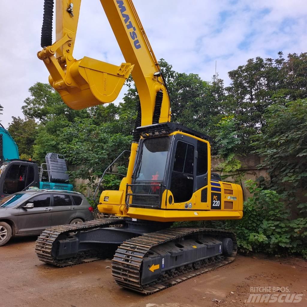 Komatsu PC 220-7 Bageri gusjeničari